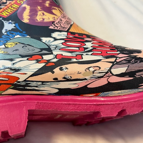Marvel HER OES Heroes comic strip graphic rain boots size 6 - Picture 8 of 9
